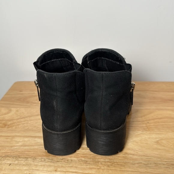 Cushionaire Women’s Black Portia Lug Bootie Faux Suede size 9M - Picture 5 of 10